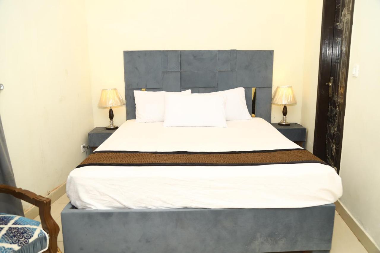 Hotel Green Fort Gulberg Лахор Екстер'єр фото