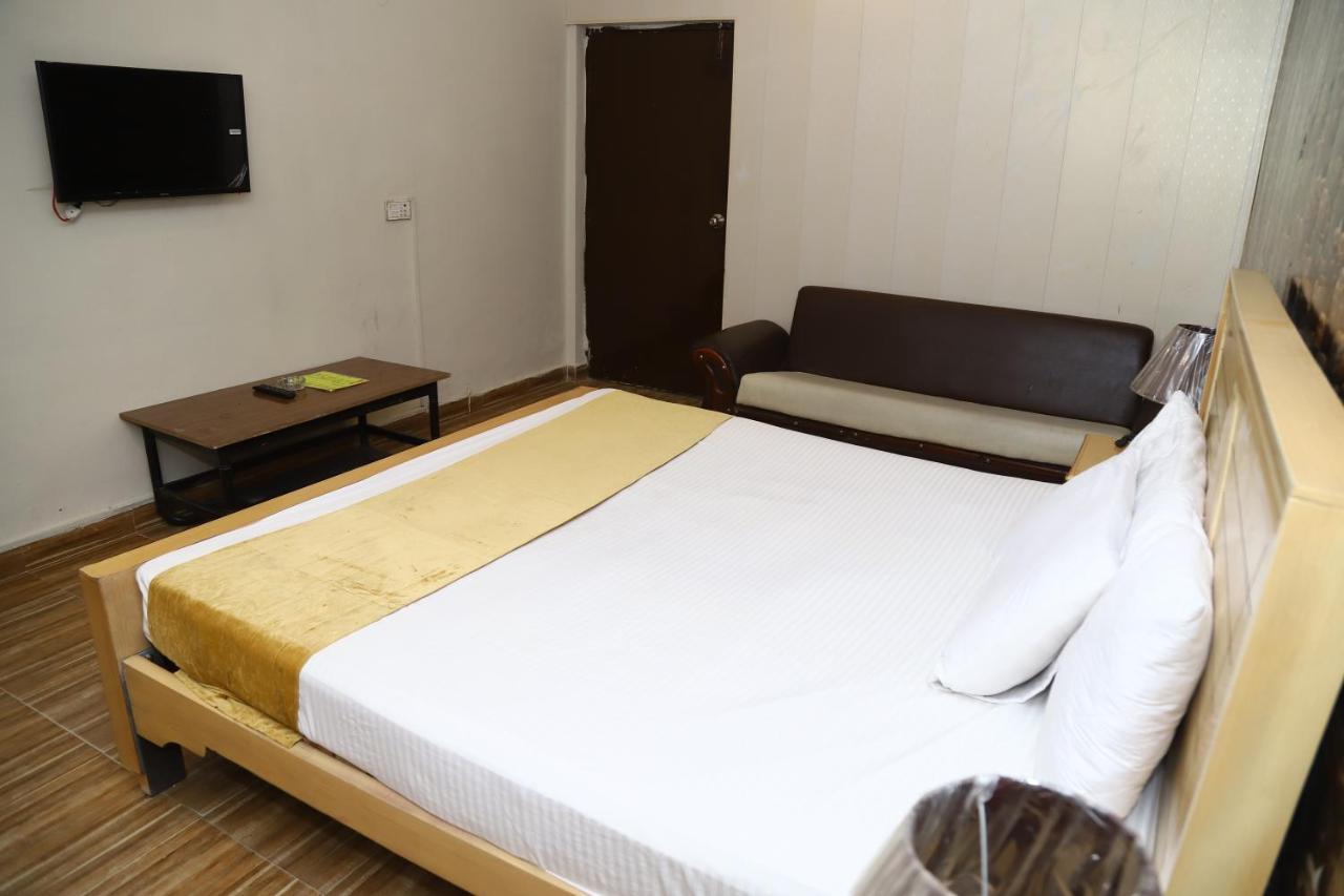 Hotel Green Fort Gulberg Лахор Екстер'єр фото