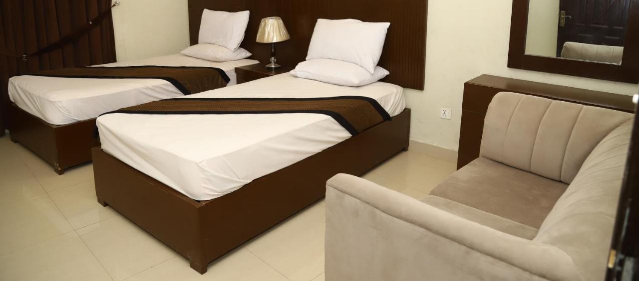 Hotel Green Fort Gulberg Лахор Екстер'єр фото