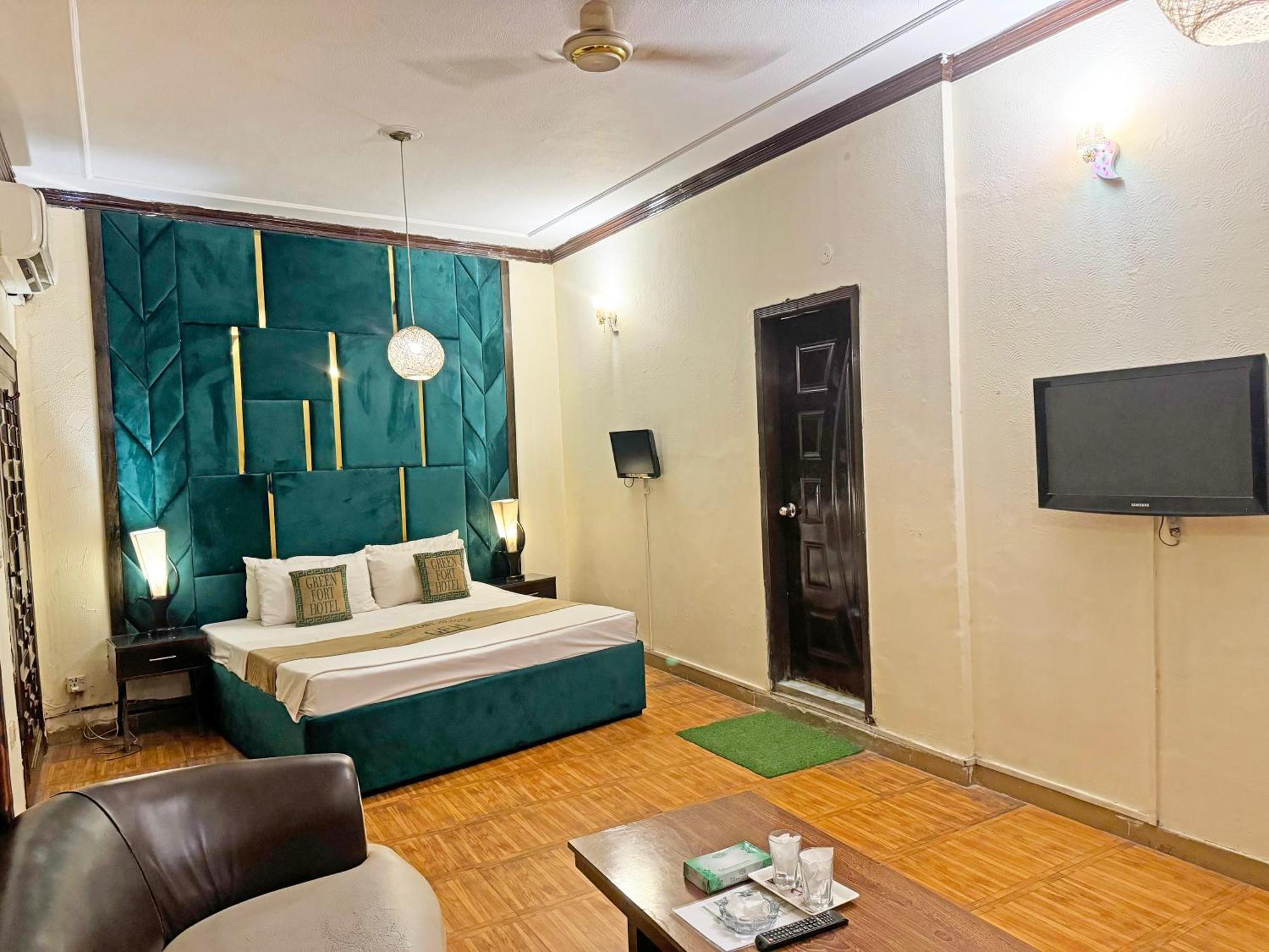 Hotel Green Fort Gulberg Лахор Екстер'єр фото