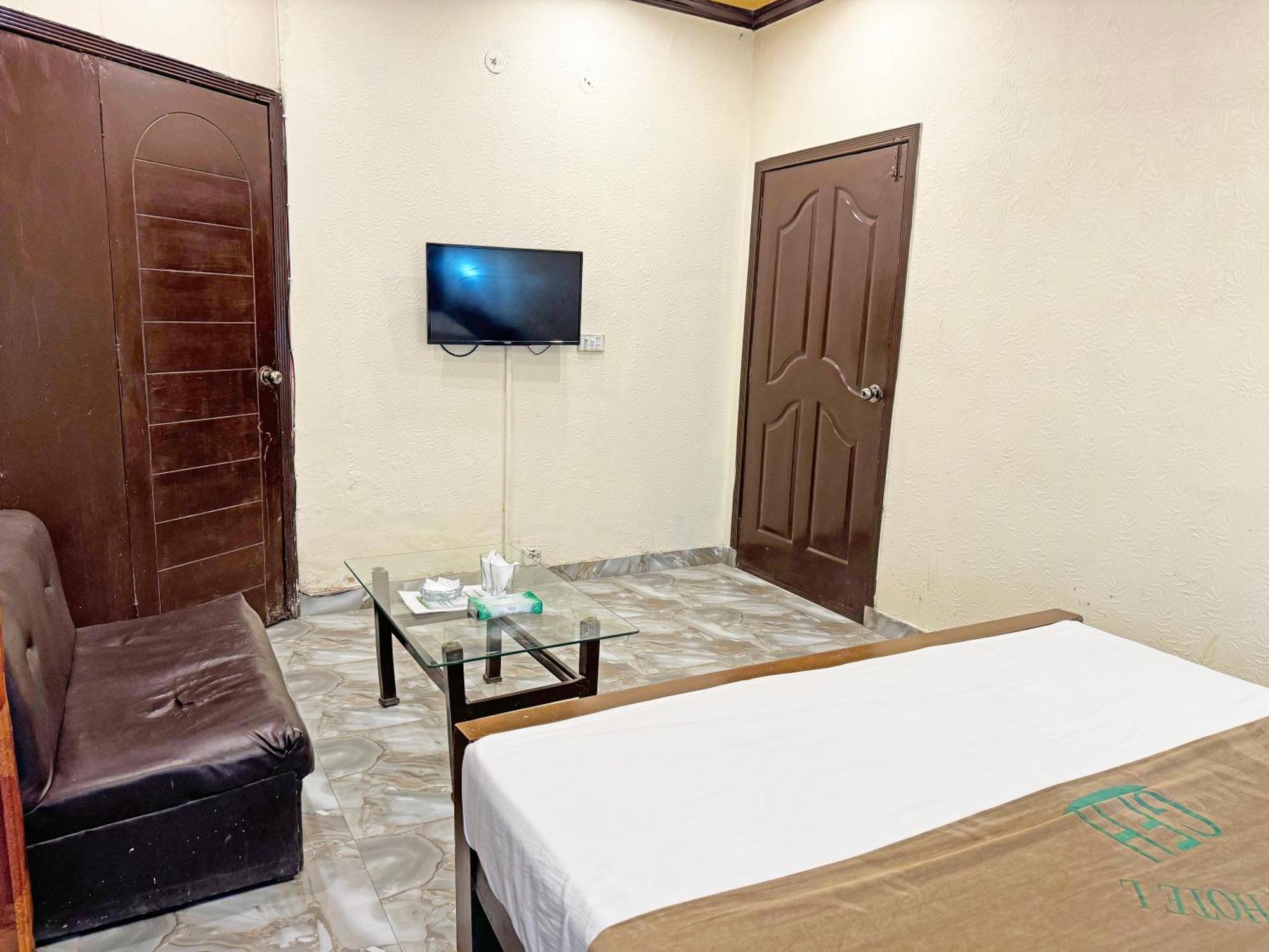 Hotel Green Fort Gulberg Лахор Екстер'єр фото