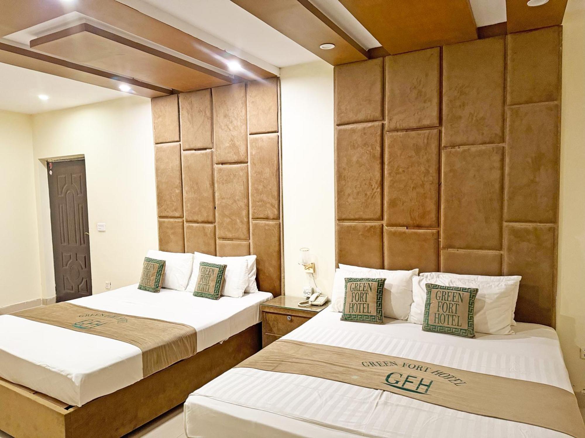 Hotel Green Fort Gulberg Лахор Екстер'єр фото