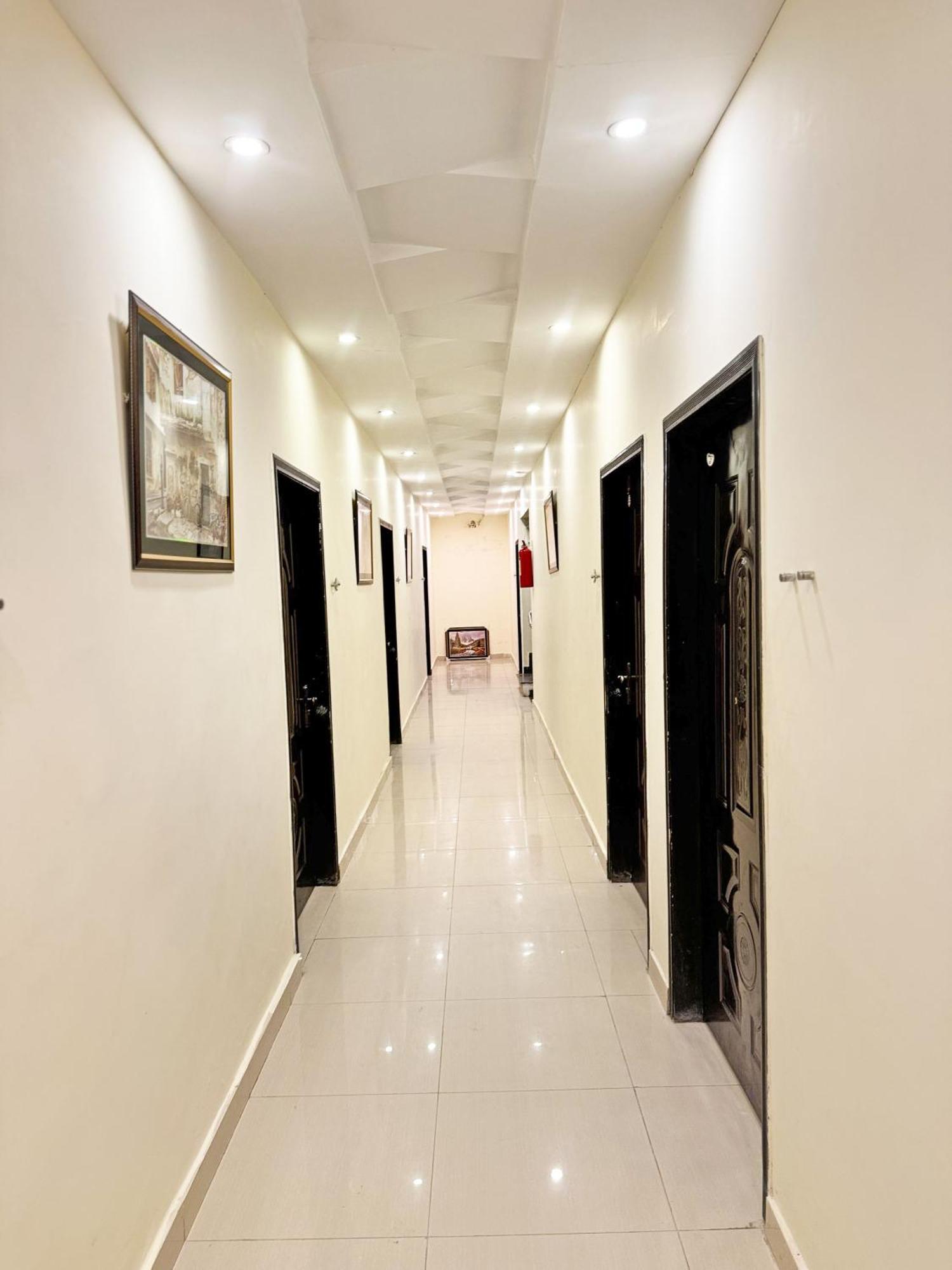 Hotel Green Fort Gulberg Лахор Екстер'єр фото