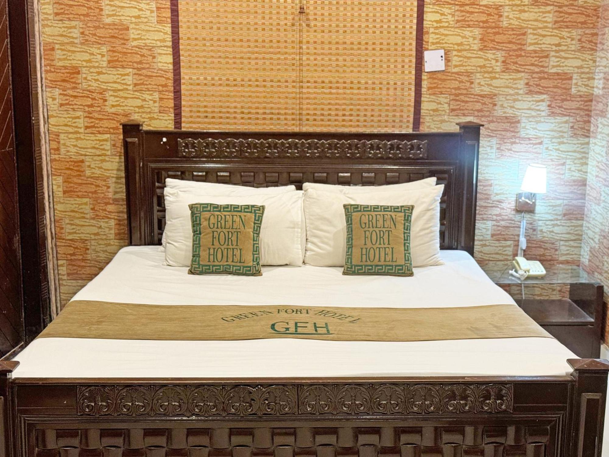 Hotel Green Fort Gulberg Лахор Екстер'єр фото