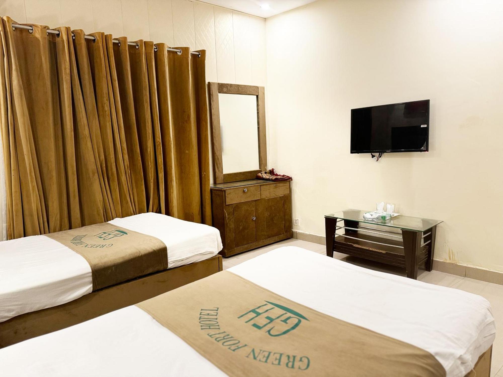 Hotel Green Fort Gulberg Лахор Екстер'єр фото