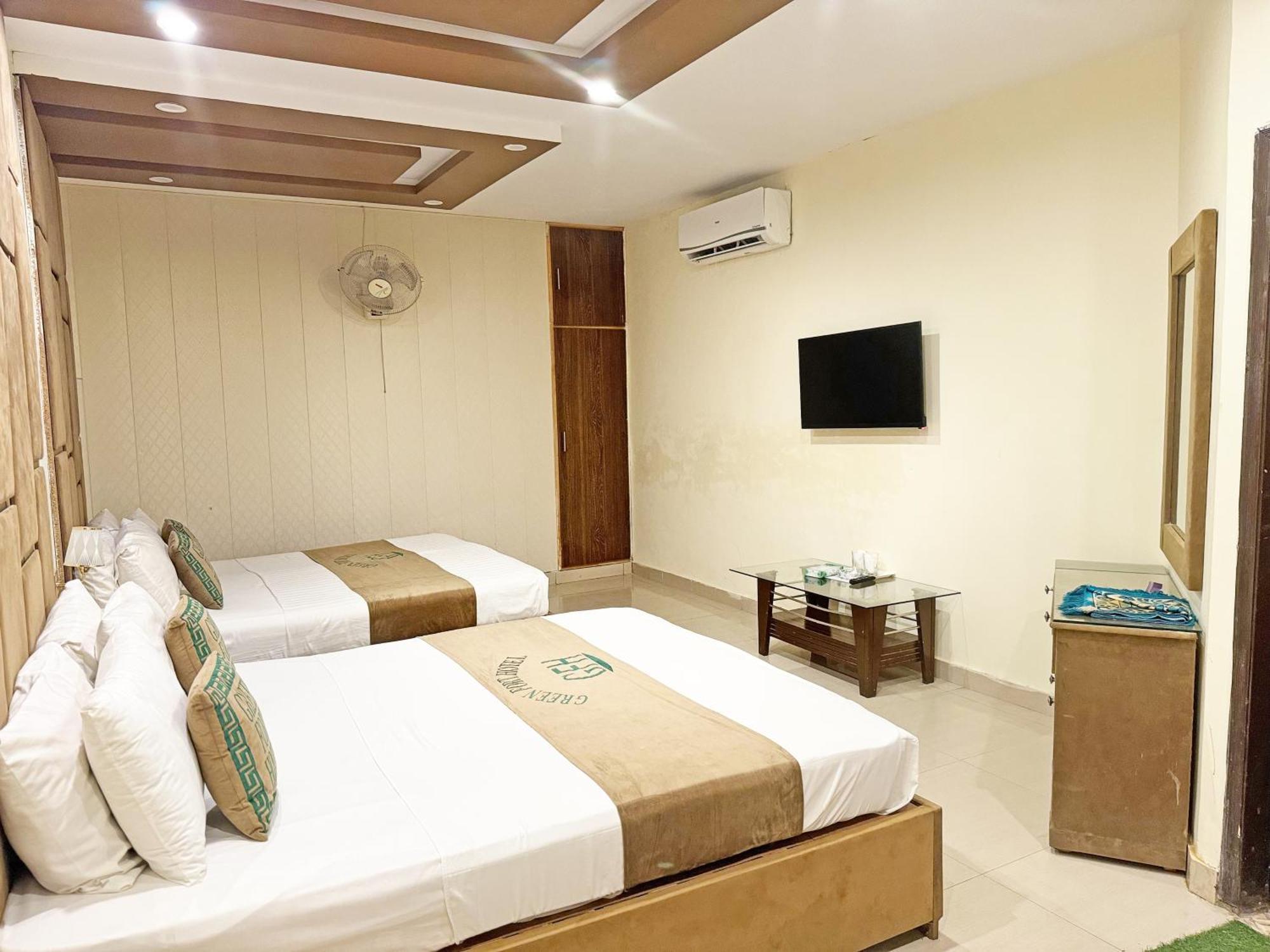 Hotel Green Fort Gulberg Лахор Екстер'єр фото