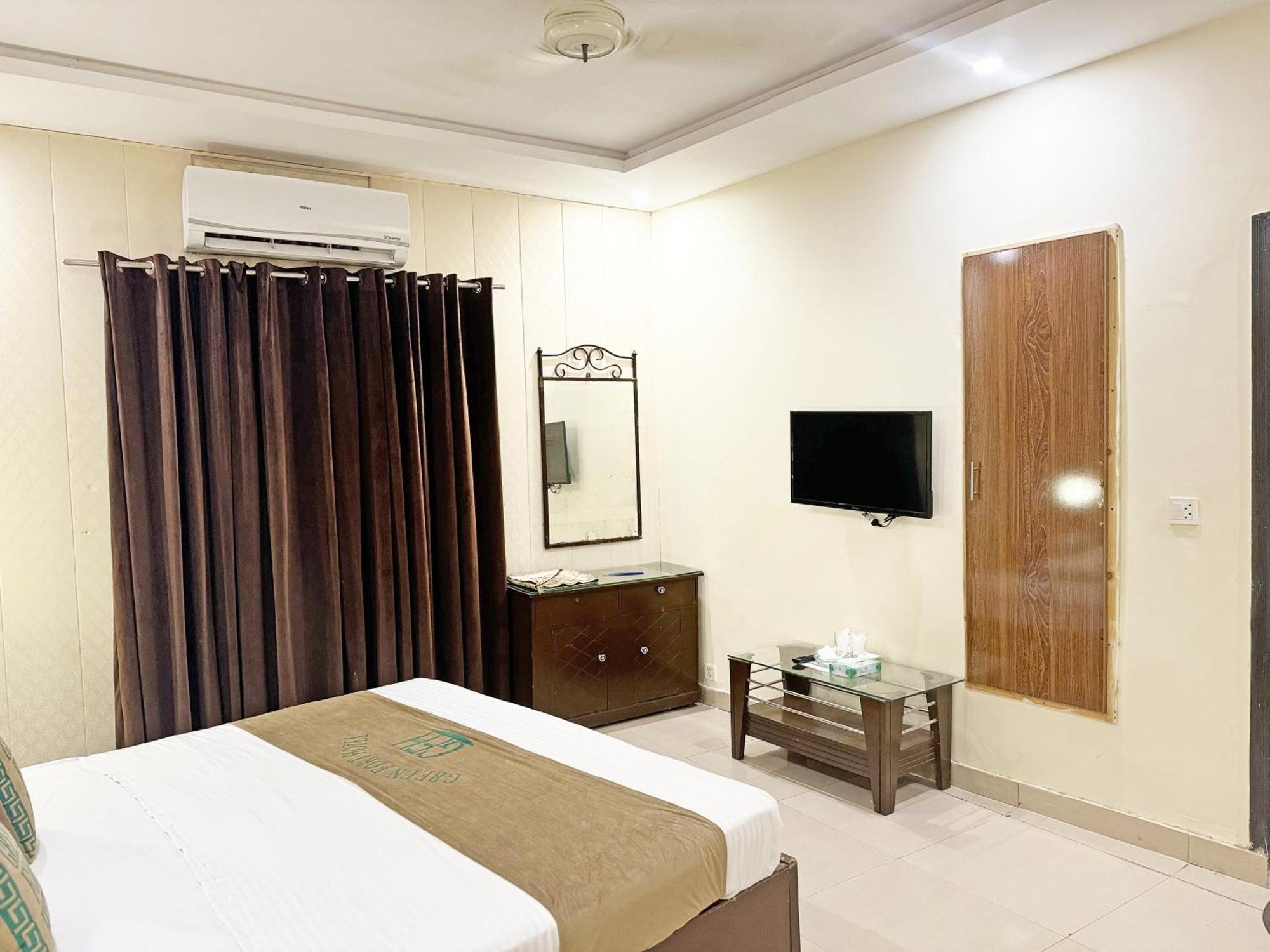 Hotel Green Fort Gulberg Лахор Екстер'єр фото