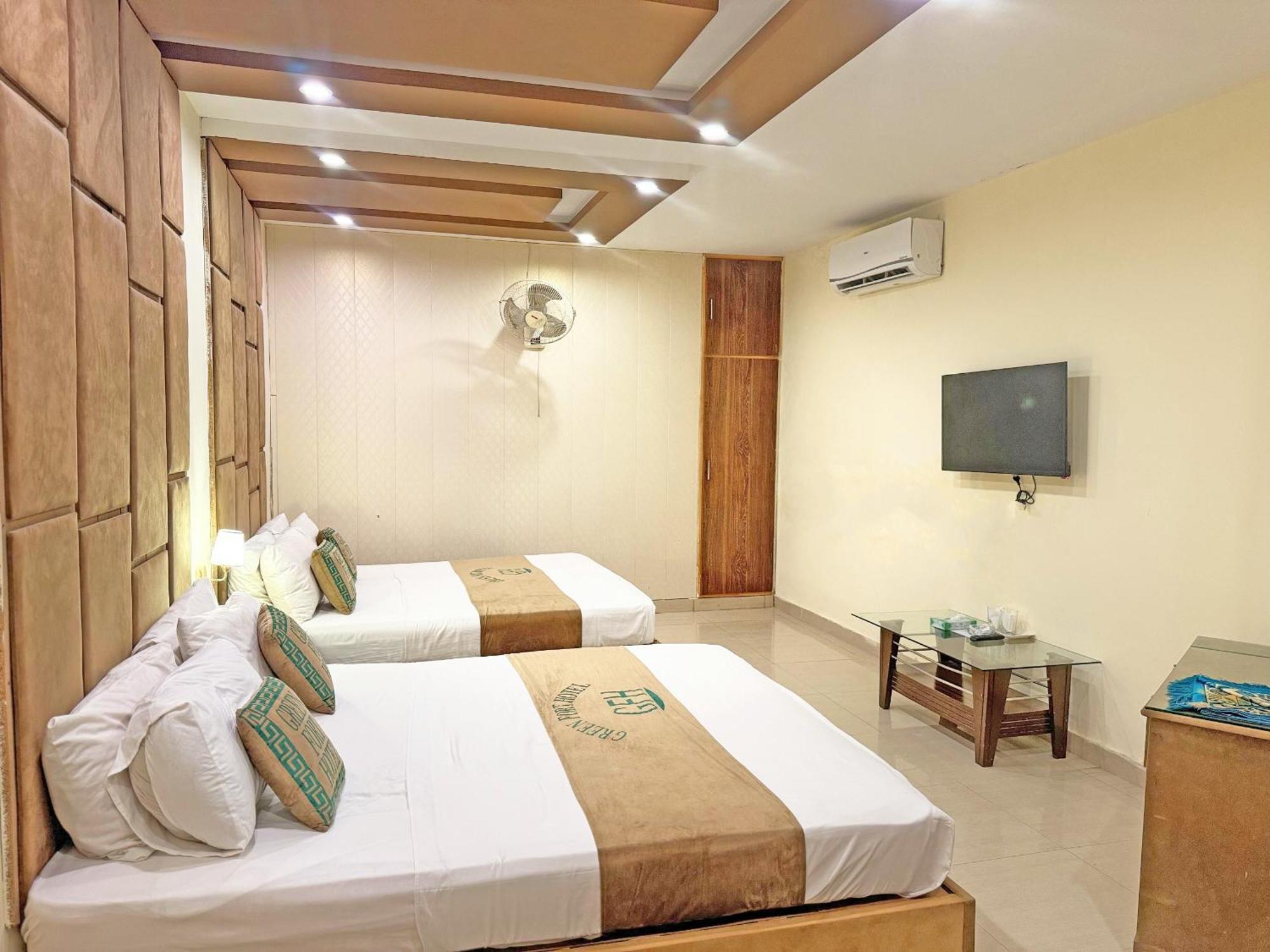 Hotel Green Fort Gulberg Лахор Екстер'єр фото